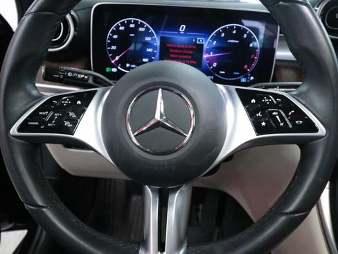 Used 2024 Mercedes-Benz GLC 300 4MATIC image 16