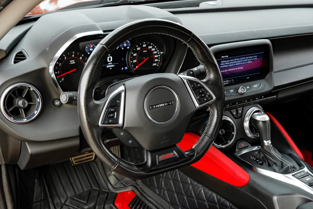 Used 2022 Chevrolet Camaro SS RWD image 11