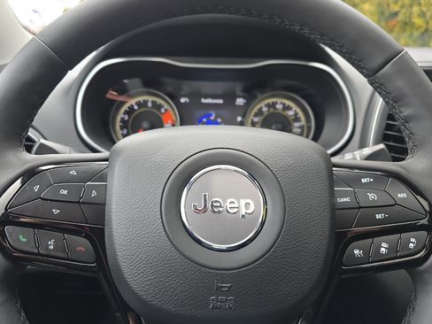 Used 2023 Jeep Cherokee Altitude Lux w/ Lux Elite Package image 24