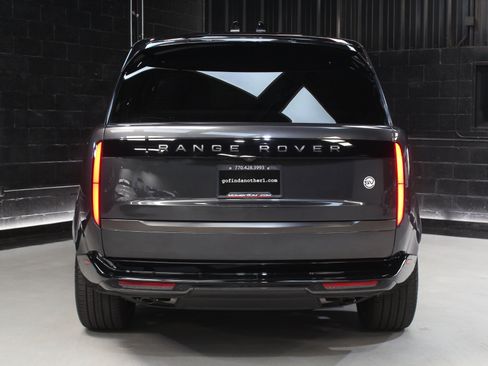 Used 2024 Land Rover Range Rover SV AWD/4WD image 12