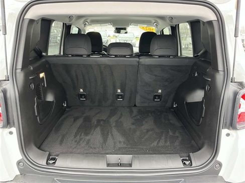 Used 2023 Jeep Renegade Latitude image 24