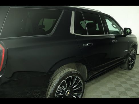 Used 2025 Chevrolet Tahoe High Country image 18