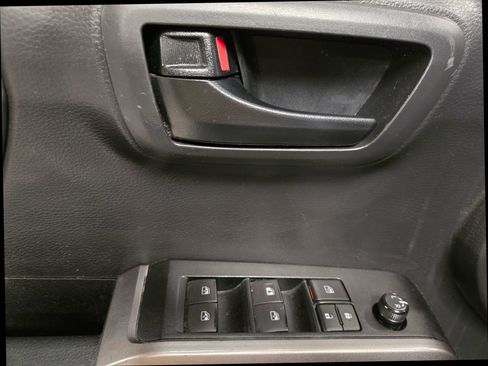 Used 2022 Toyota Tacoma SR5 w/ Technology Package AWD/4WD image 13