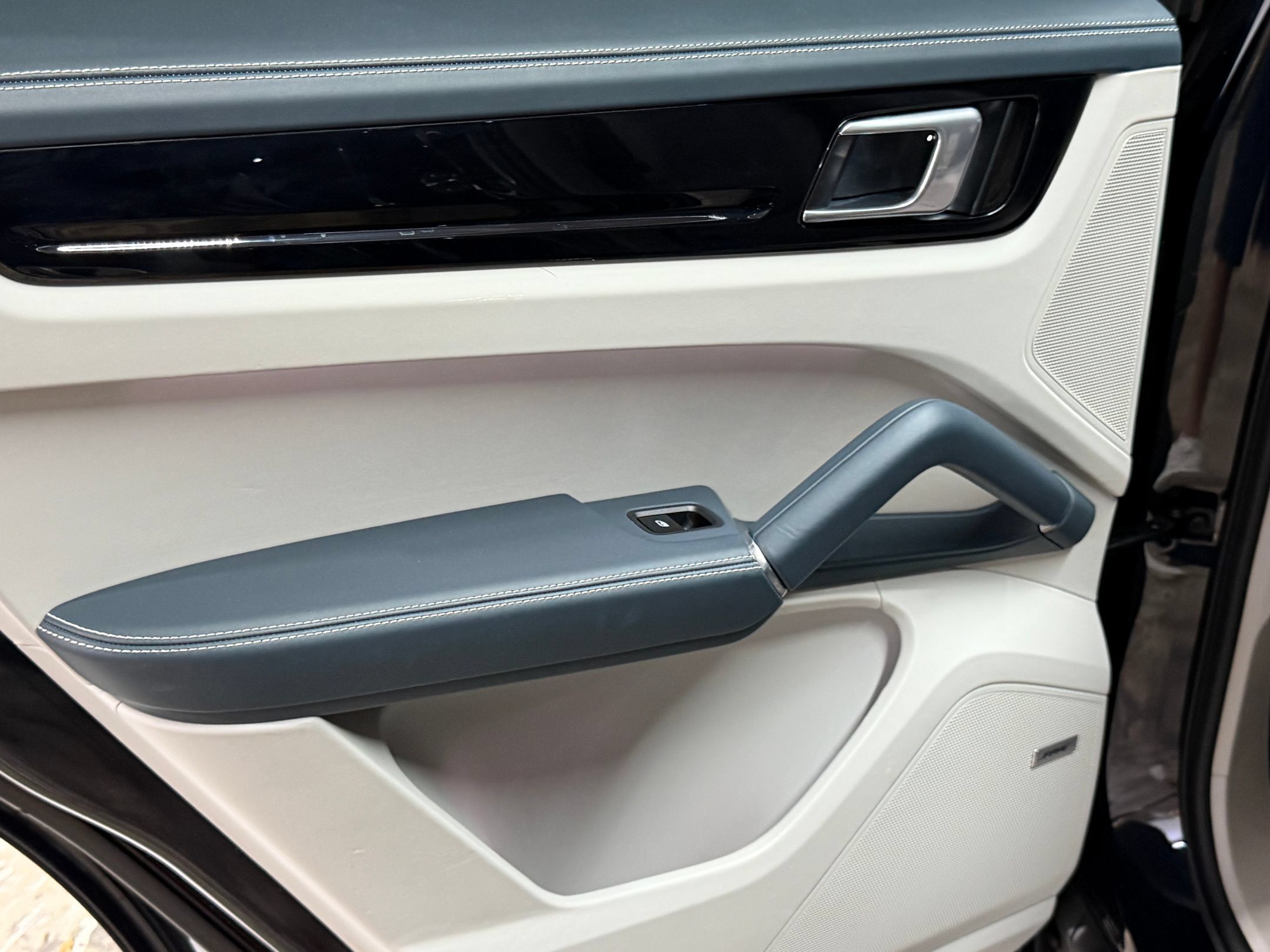 Used 2019 Porsche Cayenne S AWD/4WD image 46