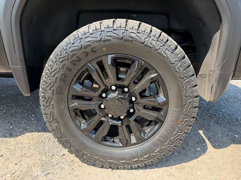 Used 2024 GMC Sierra 3500 Denali Ultimate AWD/4WD image 17