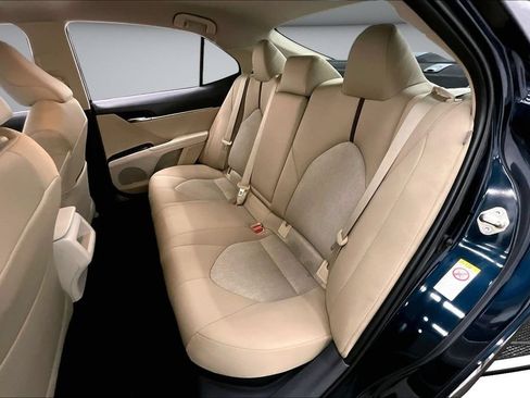 Used 2019 Toyota Camry LE FWD image 21