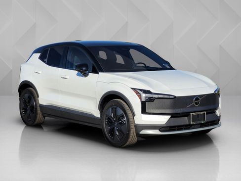 New 2026 Volvo EX30 Cross Country Ultra image 8
