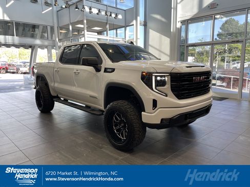 Used 2024 GMC Sierra 1500 Elevation AWD/4WD image 1