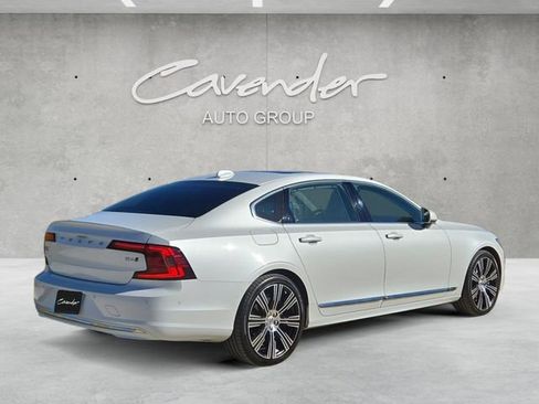 Used 2022 Volvo S90 B6 Inscription w/ Advanced Package image 16