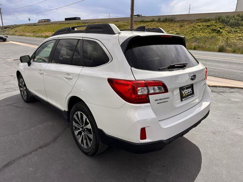 Used 2016 Subaru Outback 2.5i Limited AWD/4WD image 4