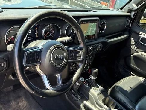 Used 2020 Jeep Gladiator Overland AWD/4WD image 14