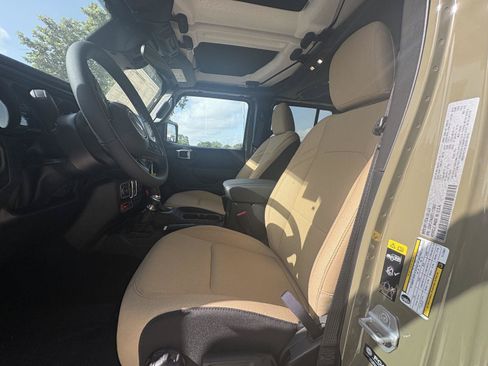 New 2026 Jeep Gladiator Willys AWD/4WD image 14