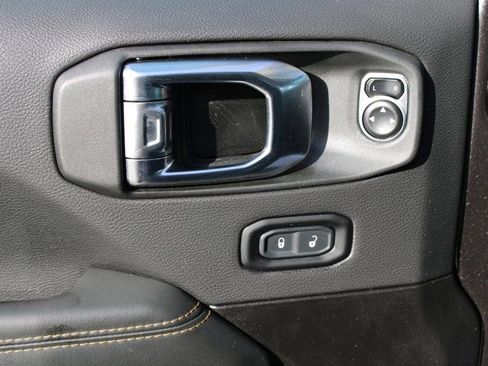 Used 2025 Jeep Gladiator Willys image 10