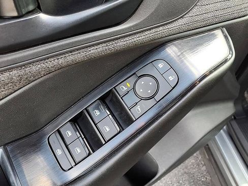 Used 2023 Nissan Rogue S AWD/4WD image 11