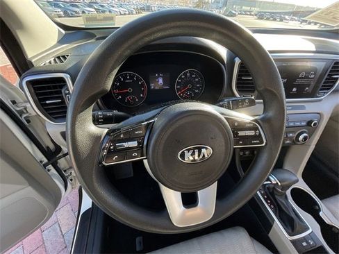 Used 2020 Kia Sportage LX image 12