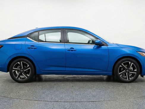 Used 2025 Nissan Sentra SV FWD image 11