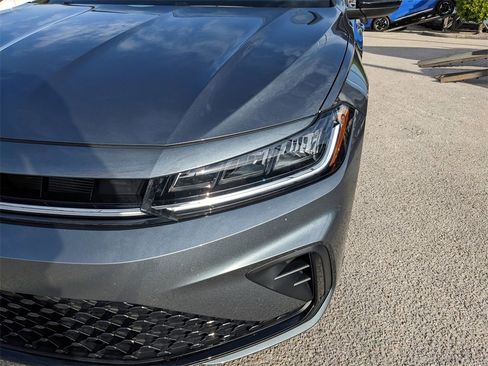 Certified 2025 Volkswagen Jetta Sport image 9