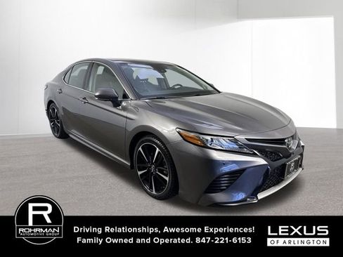 Used 2019 Toyota Camry XSE FWD image 3