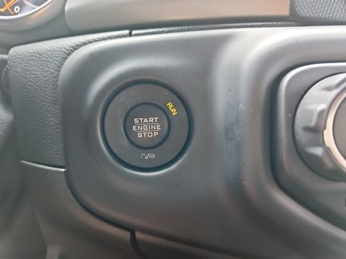 Used 2018 Jeep Wrangler Unlimited Sport S AWD/4WD image 18