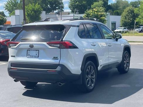 Used 2023 Toyota RAV4 XLE Premium AWD/4WD image 4