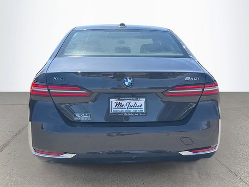 Used 2025 BMW 540i xDrive AWD/4WD image 5