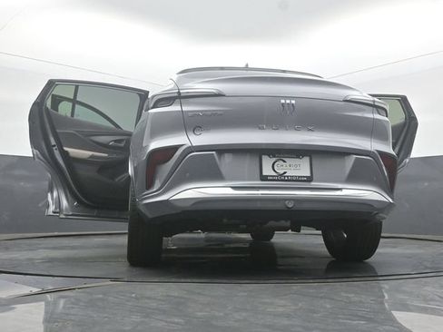 Used 2025 Buick Envista Avenir FWD image 61