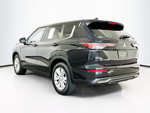 Used 2025 Mitsubishi Outlander ES image 5