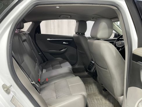 Used 2017 Chevrolet Impala LT FWD image 28