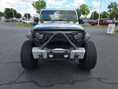 Used 2023 Jeep Gladiator Sport AWD/4WD image 4