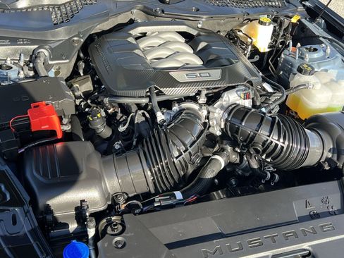 Used 2025 Ford Mustang GT Premium image 26