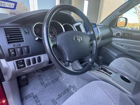 Used 2005 Toyota Tacoma Base V6 AWD/4WD image 16