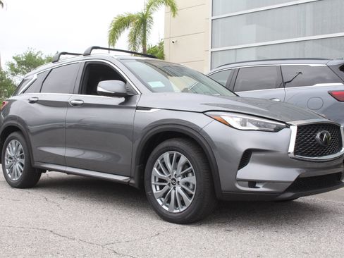 Certified 2025 INFINITI QX50 Luxe image 8
