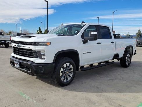 Used 2024 Chevrolet Silverado 2500 Custom w/ Custom Convenience Package image 4