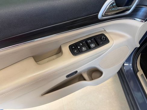Used 2020 Jeep Grand Cherokee Limited w/ Luxury Group II RWD image 14