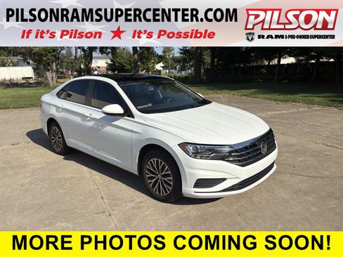 Used 2020 Volkswagen Jetta SE w/ SE Cold Weather Package FWD image 1