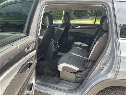 Used 2026 Volkswagen Atlas Peak Edition AWD/4WD image 7