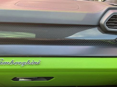 Used 2021 Lamborghini Urus image 25