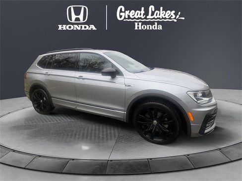 Used 2021 Volkswagen Tiguan SE R-Line image 1