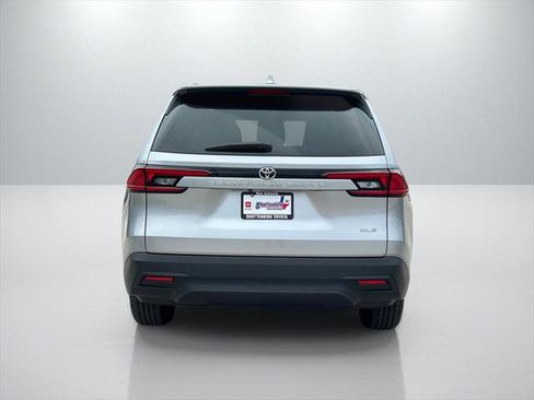 Certified 2025 Toyota Grand Highlander FWD image 6