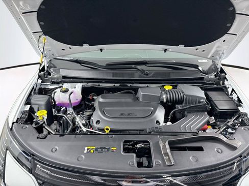 New 2027 Chrysler Pacifica Select AWD/4WD image 22