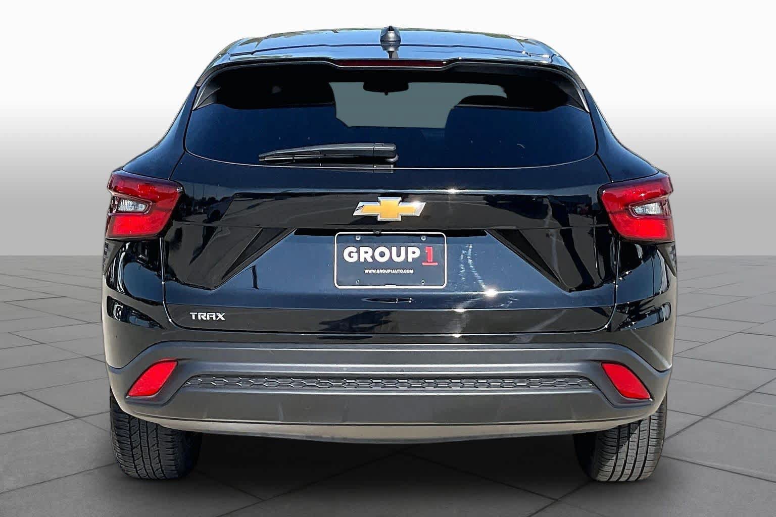 Used 2025 Chevrolet Trax LS FWD image 5