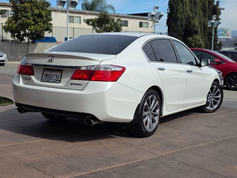 Used 2015 Honda Accord Sport image 13