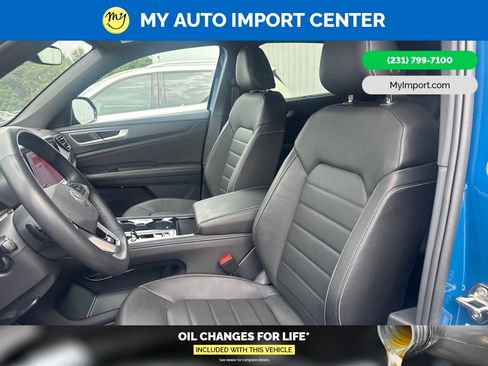 Used 2025 Volkswagen Atlas Cross Sport SEL R-Line AWD/4WD image 7