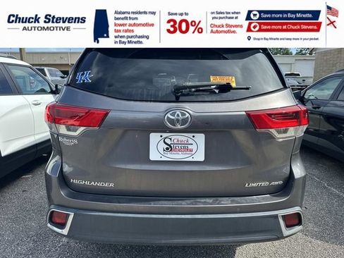 Used 2017 Toyota Highlander Limited Platinum AWD/4WD image 3