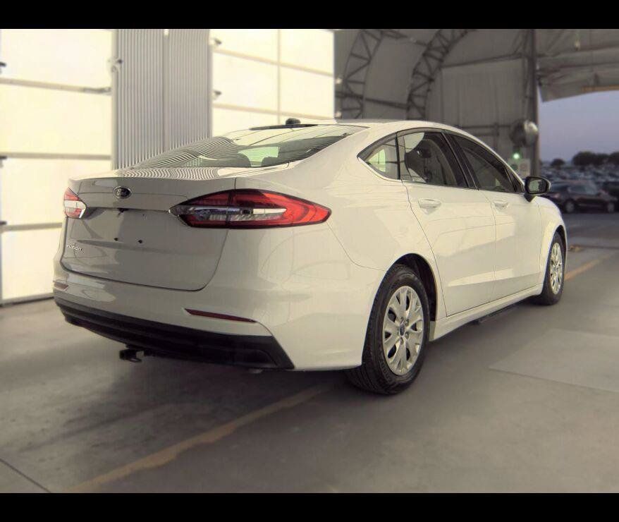Used 2019 Ford Fusion S FWD image 9