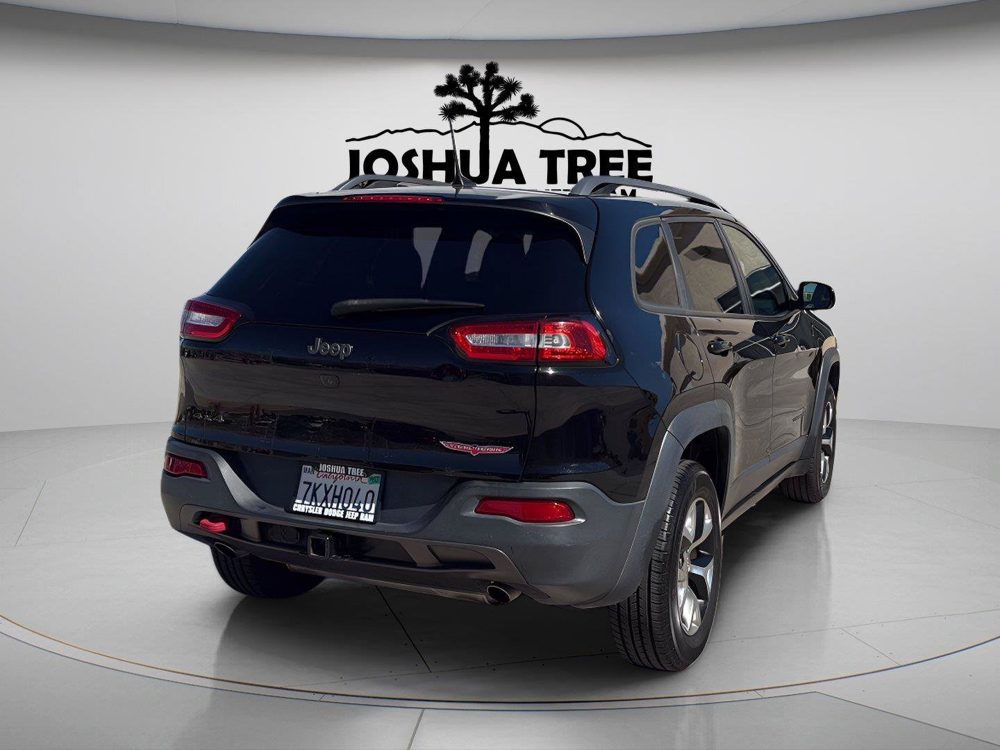 Used 2017 Jeep Cherokee Trailhawk w/ Comfort/Convenience Group AWD/4WD image 10