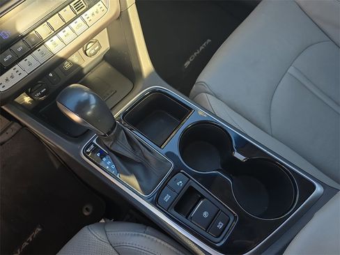 Used 2018 Hyundai Sonata Limited w/ Ultimate Package 07 image 24