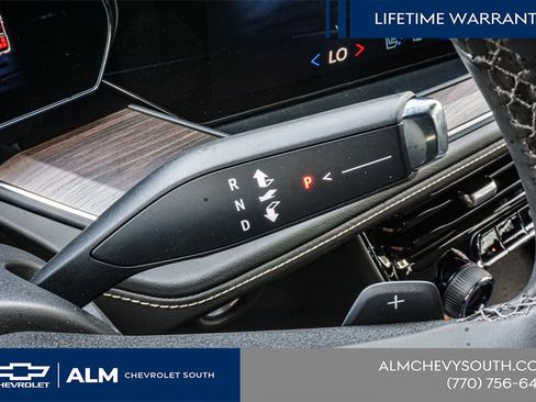 New 2025 Chevrolet Suburban Premier AWD/4WD image 34