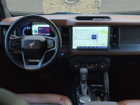 Used 2024 Ford Bronco Outer Banks AWD/4WD image 16