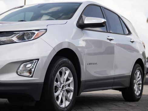 Used 2019 Chevrolet Equinox LS w/ LS Convenience Package AWD/4WD image 7